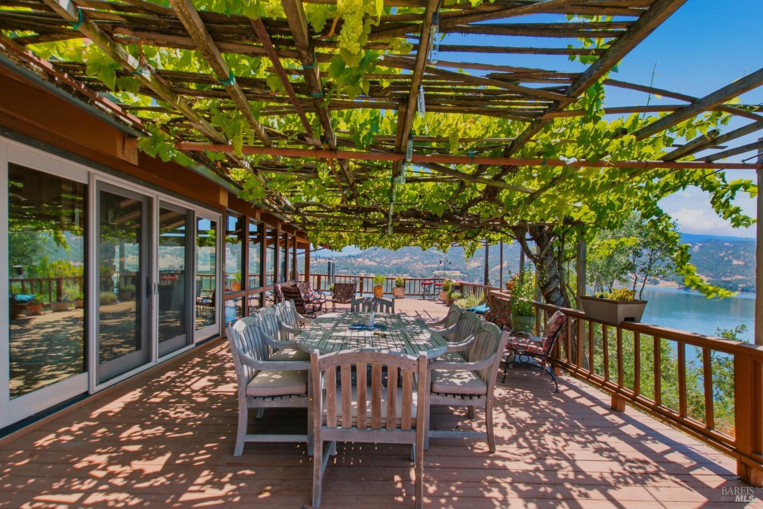 5301 Lake Ridge Road Ukiah, CA 95482 - Photo 11 of 59