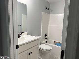 109 Glen Ridge Road Winchester, VA 22602 - Photo 18 of 20 Second floor bath