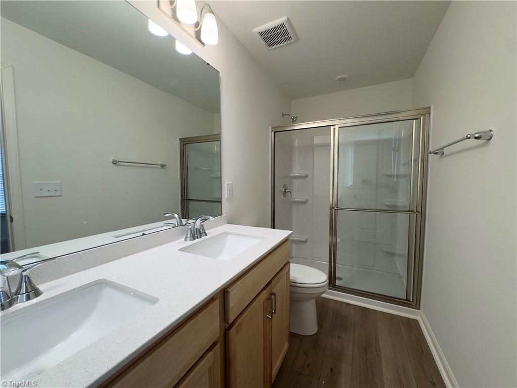 230 Wolfstone Drive Graham, NC 27253 - Photo 8 of 16 Primary Bathroom