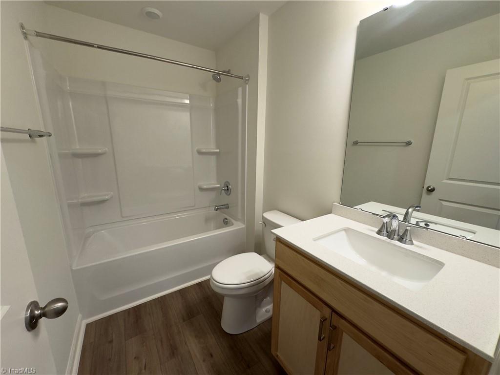 230 Wolfstone Drive Graham, NC 27253 - Photo 9 of 16 2nd bathroom