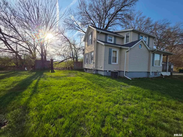 $55,900 | 30 North Soangetaha Road, Galesburg, IL 61401