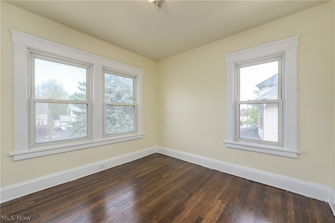 1671 Lee Road Cleveland Heights, OH 44118 - Photo 16 of 49