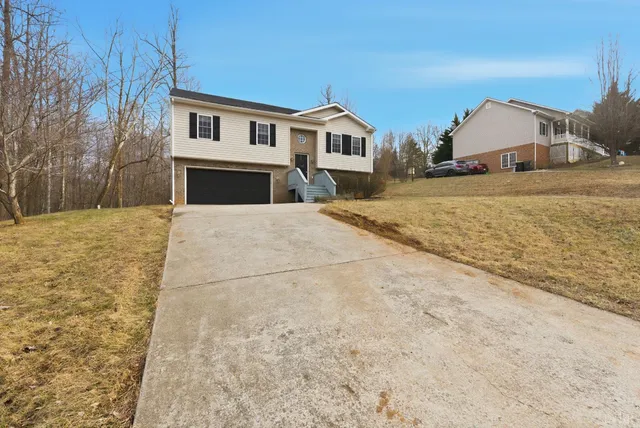 $299,900 | 119 Oakview Drive, Monroe, VA 24574