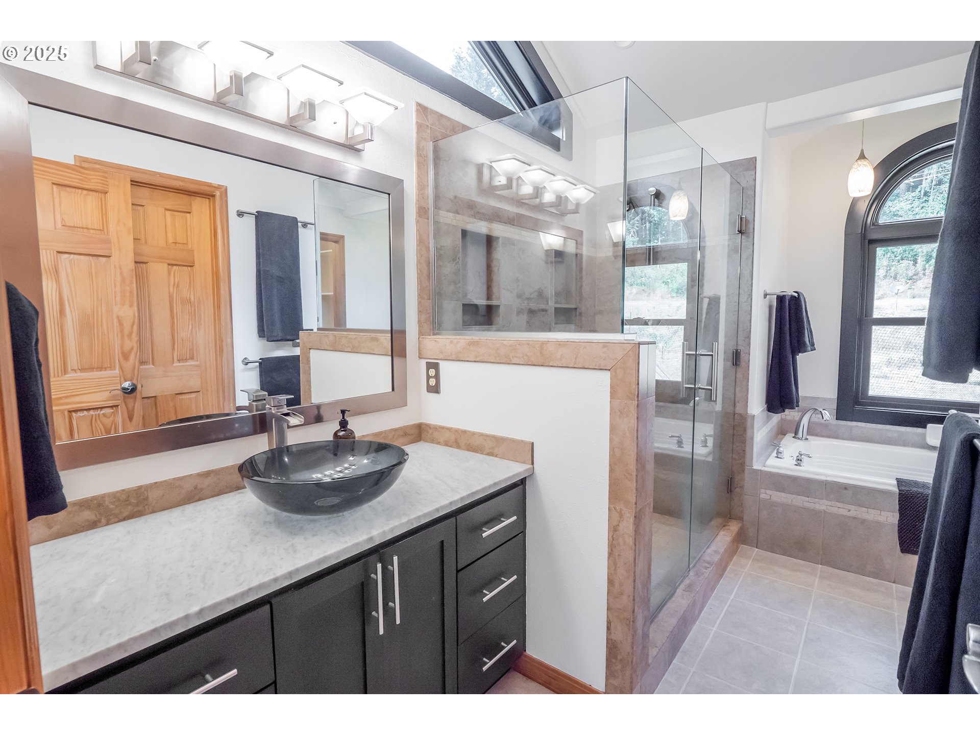 30138 Fox Hollow Road Eugene, OR 97405 - Photo 14 of 47 Gallery Image 14