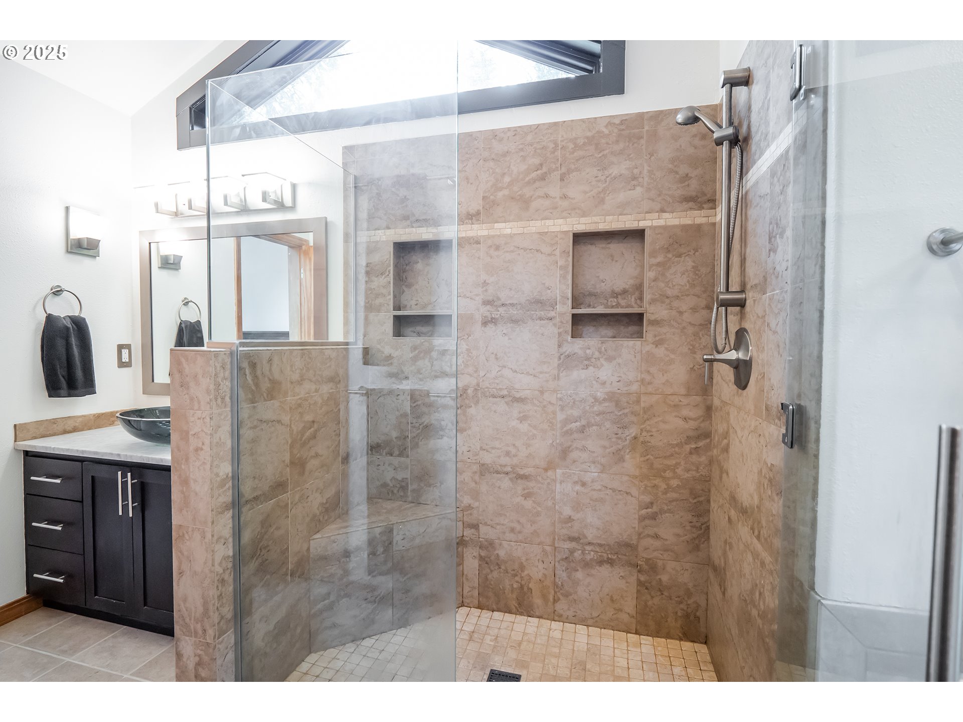 30138 Fox Hollow Road Eugene, OR 97405 - Photo 15 of 47 Gallery Image 15