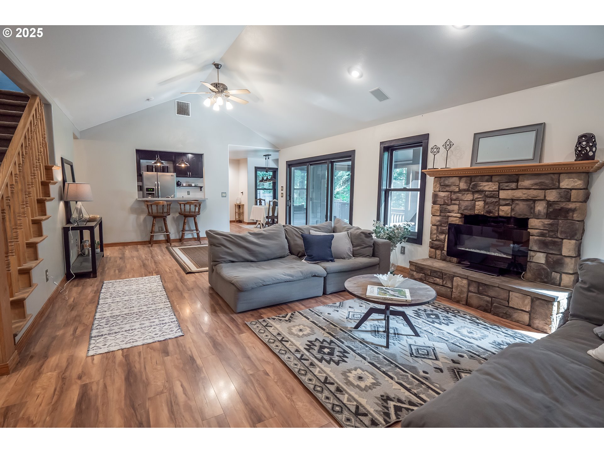 30138 Fox Hollow Road Eugene, OR 97405 - Photo 2 of 47 Gallery Image 2