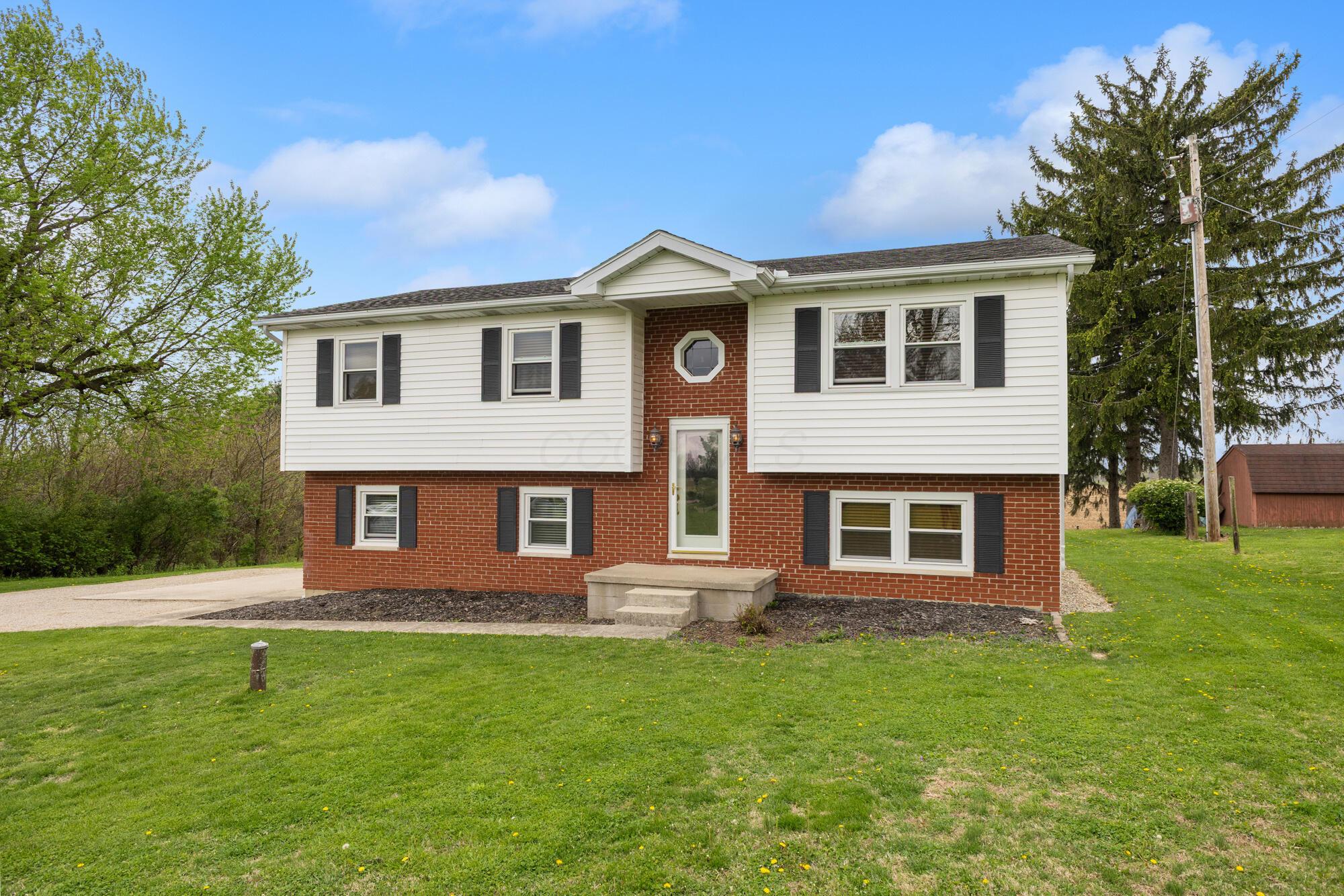 8225 Fosnaugh School Road Southwest Stoutsville, OH 43154 - Photo 3 of 48