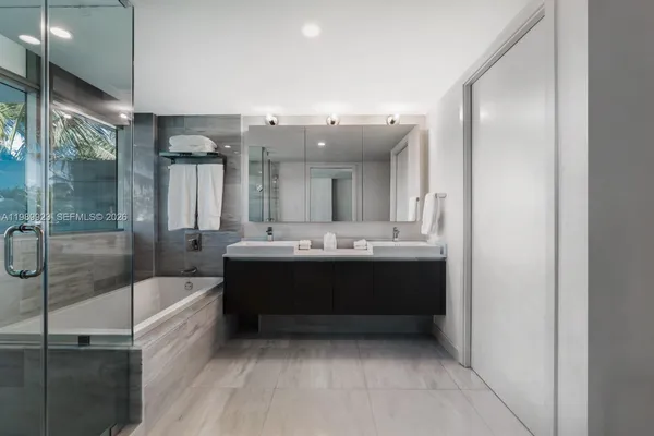 $15,000 | 1201 20th Street, Unit 301, Miami Beach, FL 33139