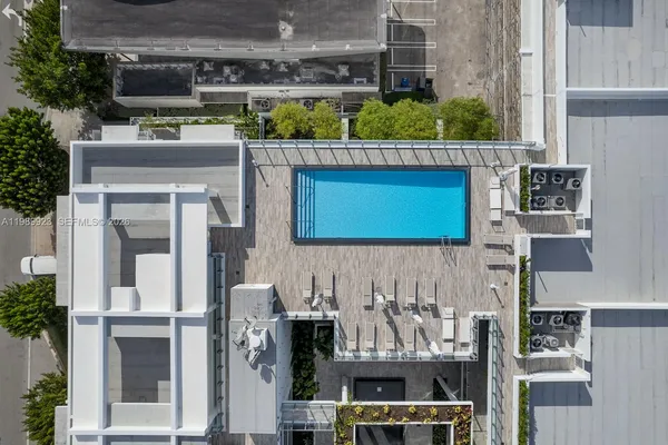 $15,000 | 1201 20th Street, Unit 301, Miami Beach, FL 33139