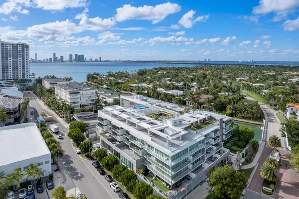 $15,000 | 1201 20th Street, Unit 301, Miami Beach, FL 33139