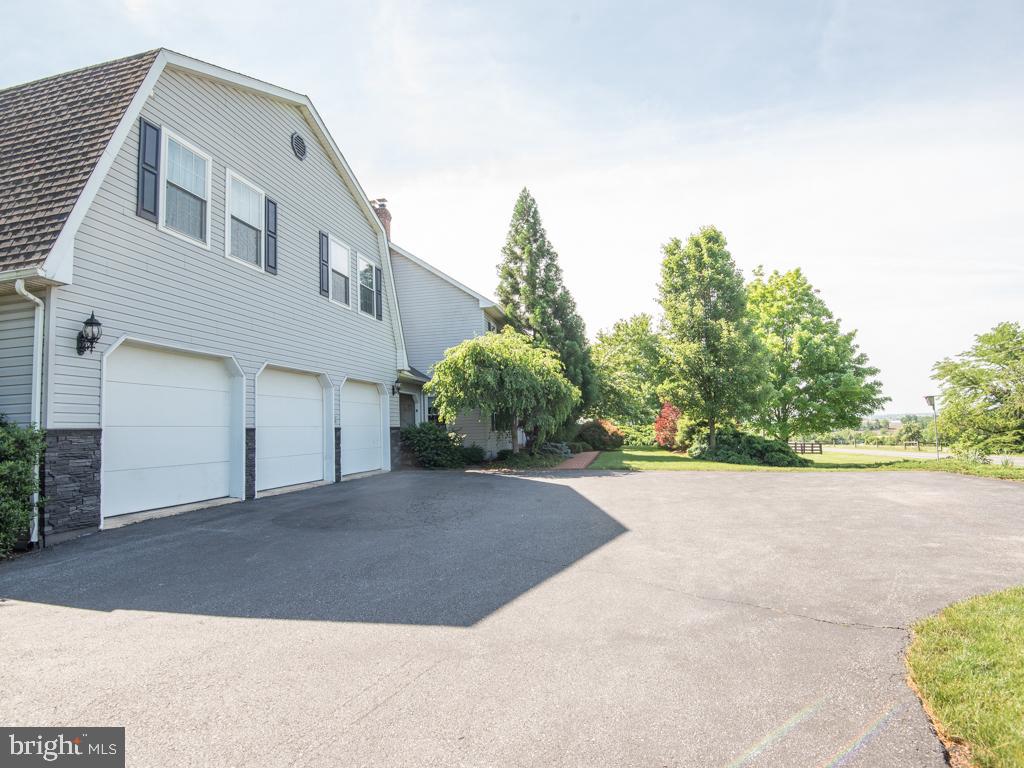1106 Pieffer Hill Road Stevens, PA 17578 - Photo 5 of 86 Gallery Image 5