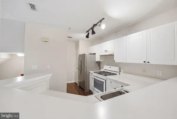 $2,800 | 12796 Fair Briar Lane, Fairfax, VA 22033