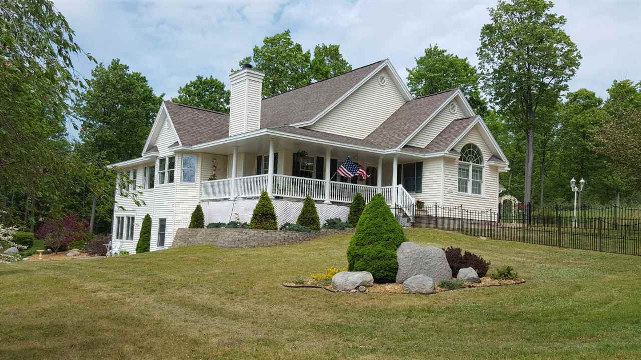 9030 Tahoe View Road Alden, MI 49612 - Photo 4 of 44 1829660-3.JPG