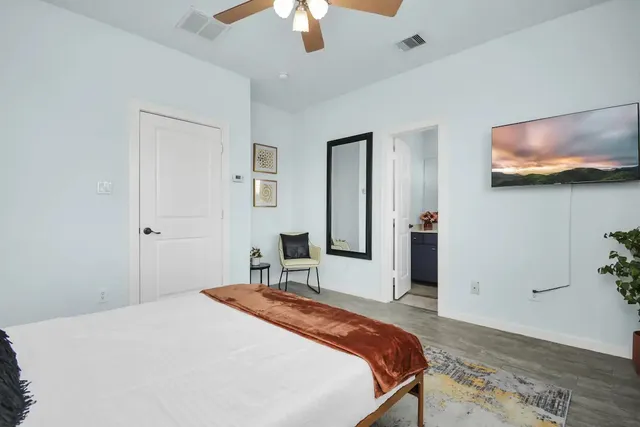 $1,700 | 5411 Lindsay Lane, Houston, TX 77011