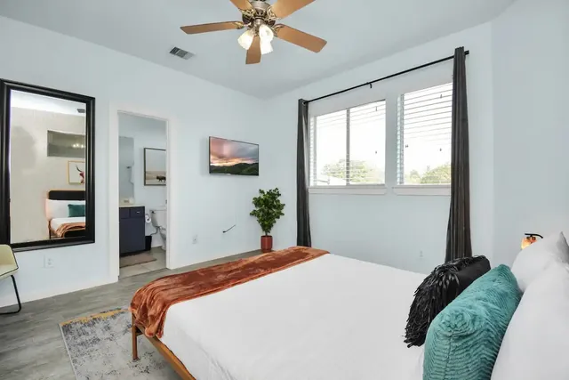 $1,700 | 5411 Lindsay Lane, Houston, TX 77011