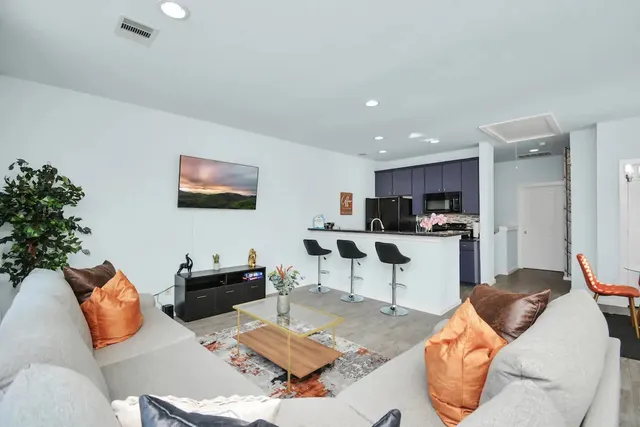 $1,700 | 5411 Lindsay Lane, Houston, TX 77011