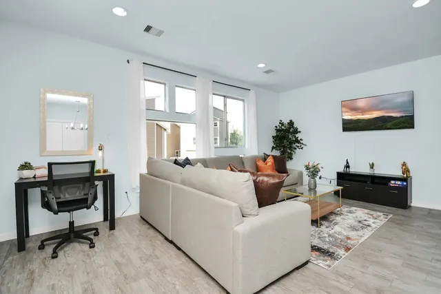 $1,700 | 5411 Lindsay Lane, Houston, TX 77011