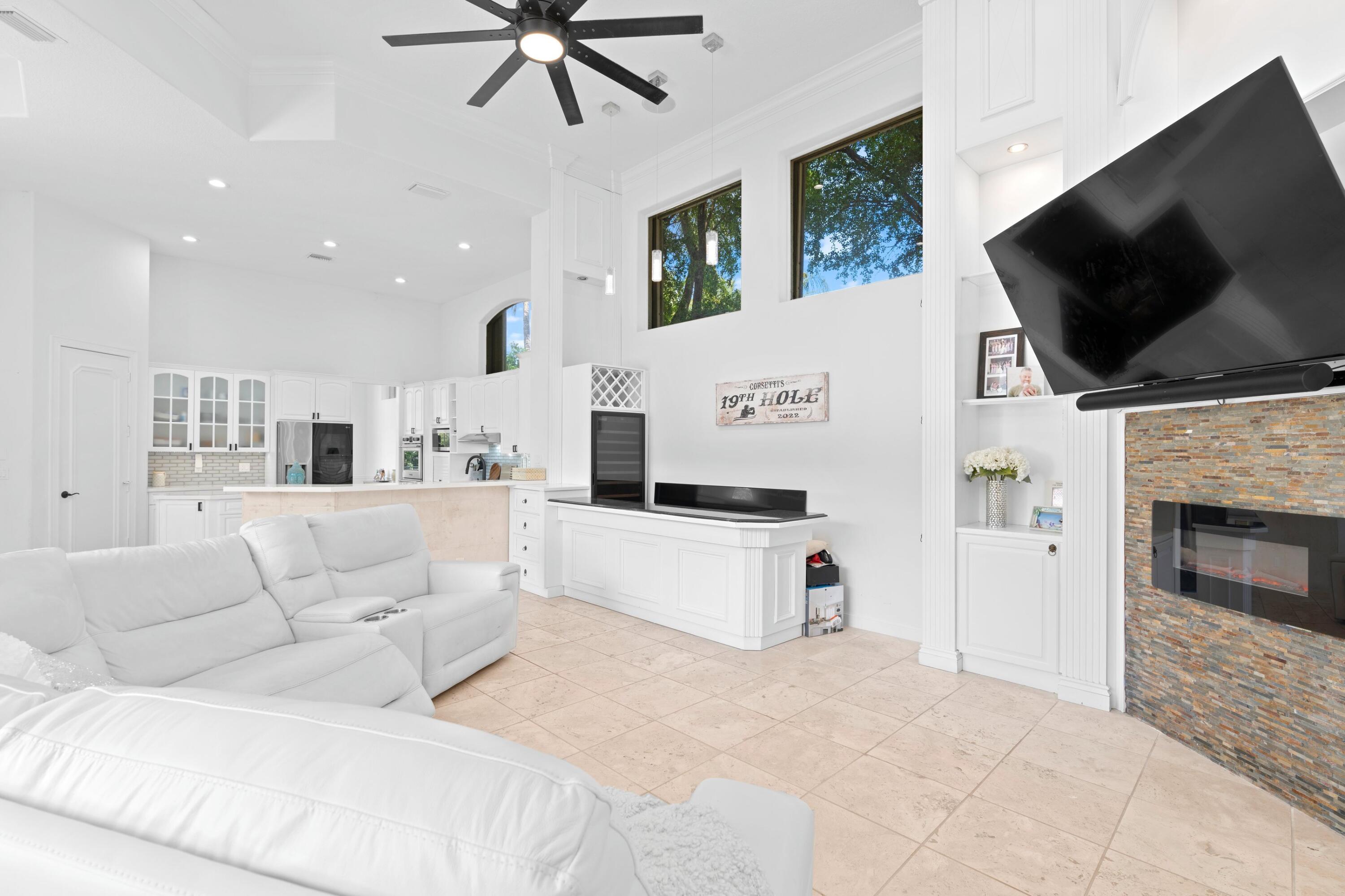 7796 Mandarin Drive Boca Raton, FL 33433 - Photo 14 of 36 Family Room