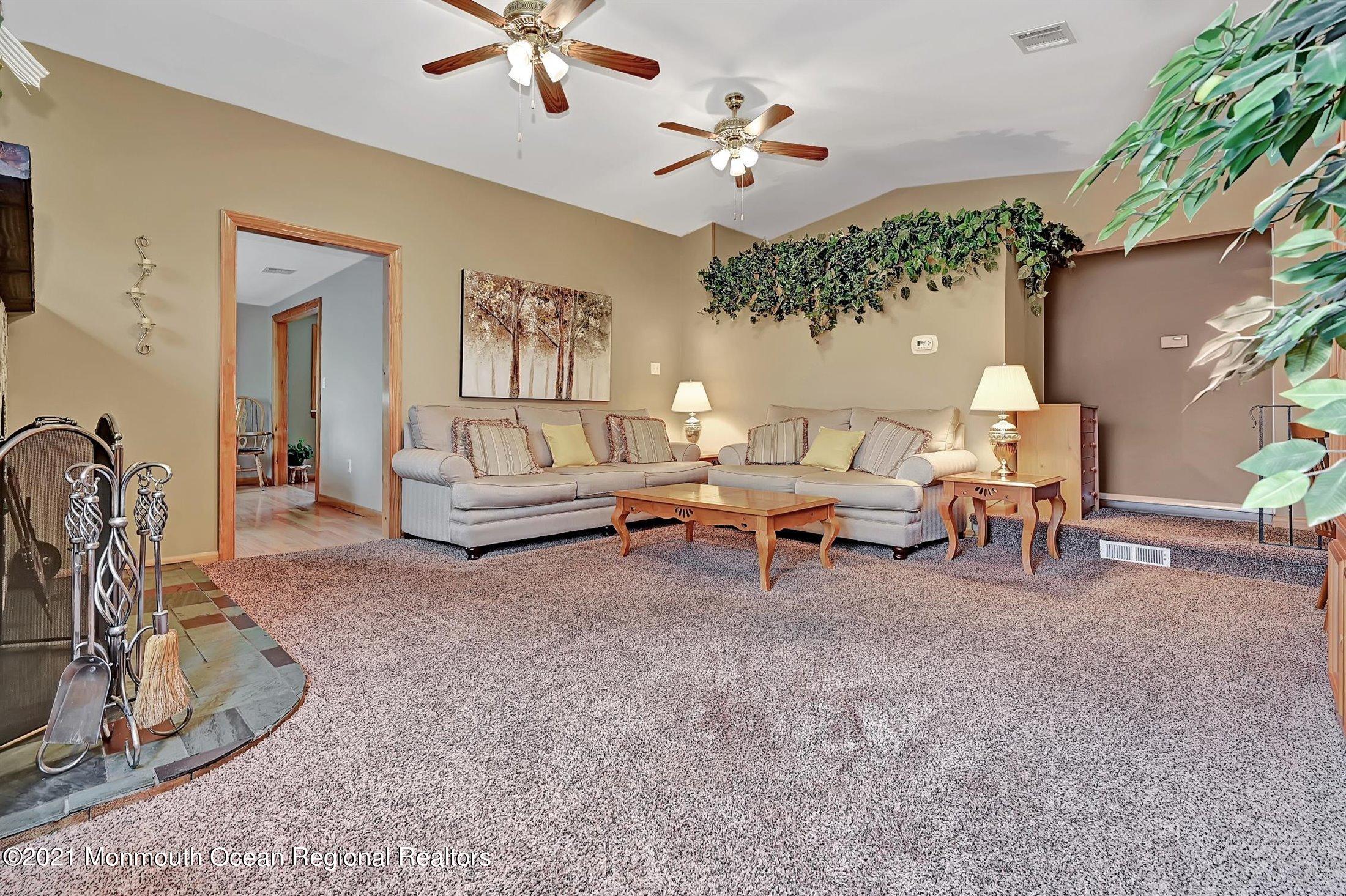 206 Middle Road Hazlet, NJ 07730 - Photo 2 of 25 03-Living