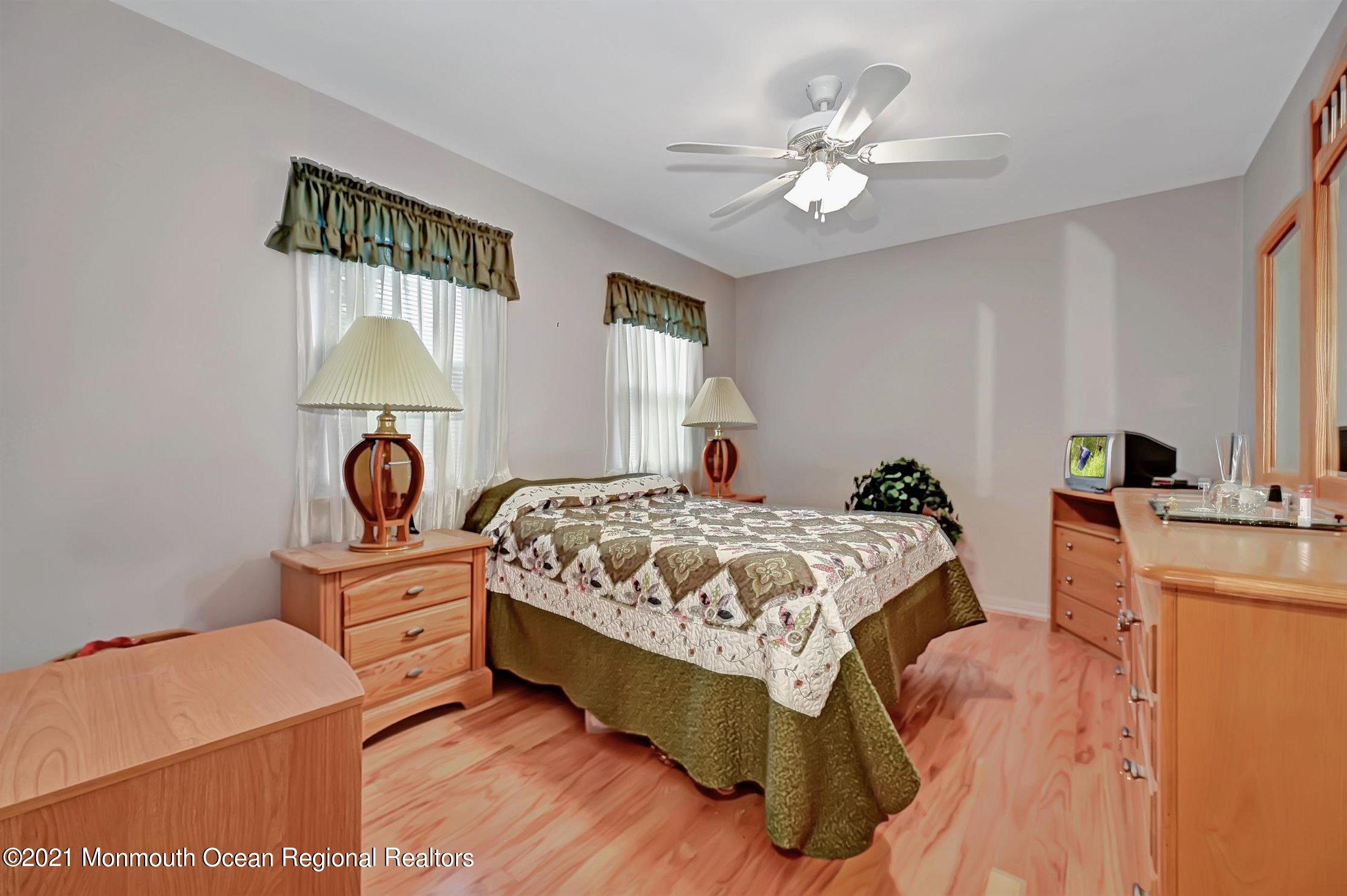 206 Middle Road Hazlet, NJ 07730 - Photo 15 of 25 17-Bedroom