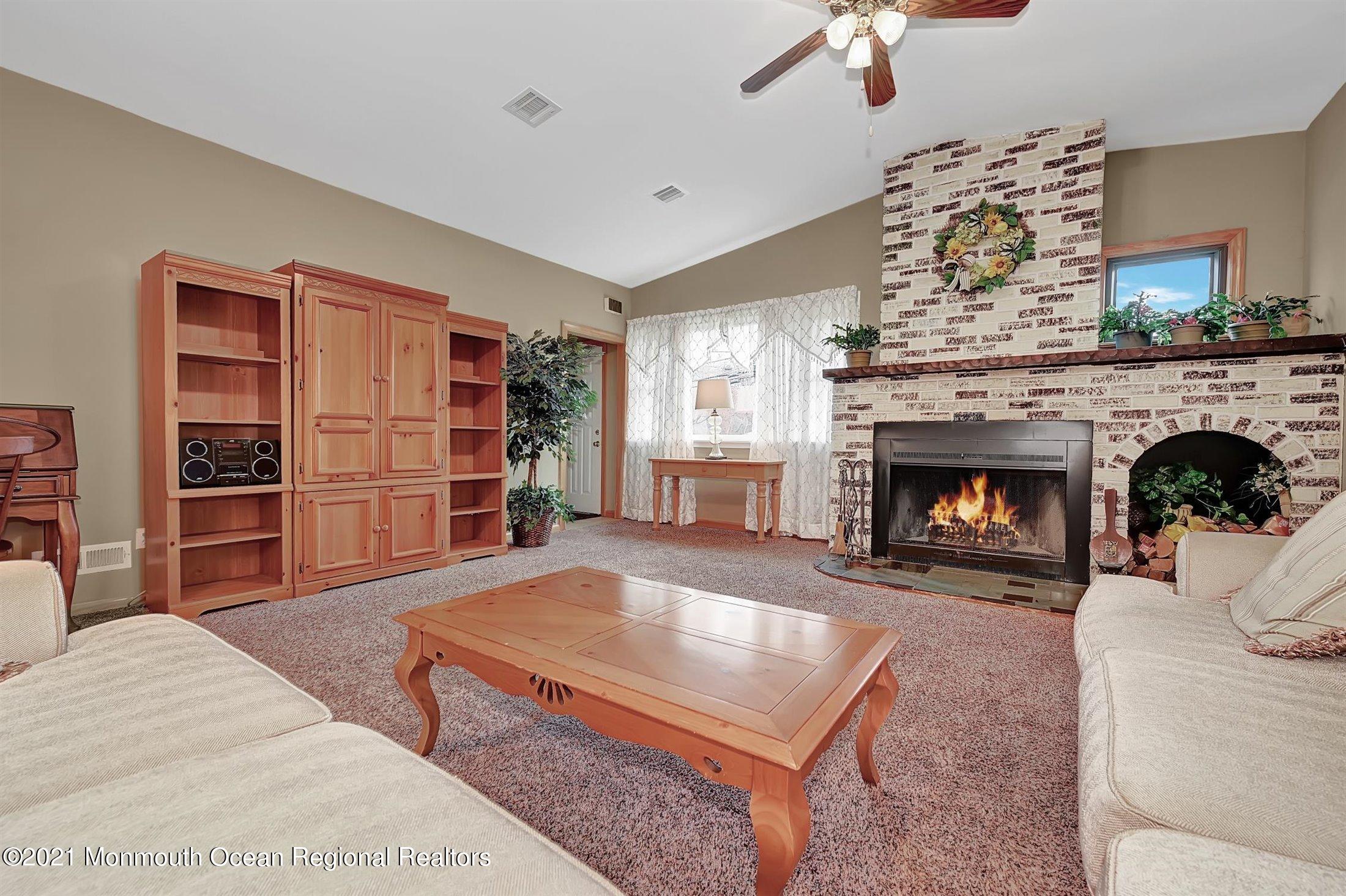 206 Middle Road Hazlet, NJ 07730 - Photo 6 of 25 07-Living