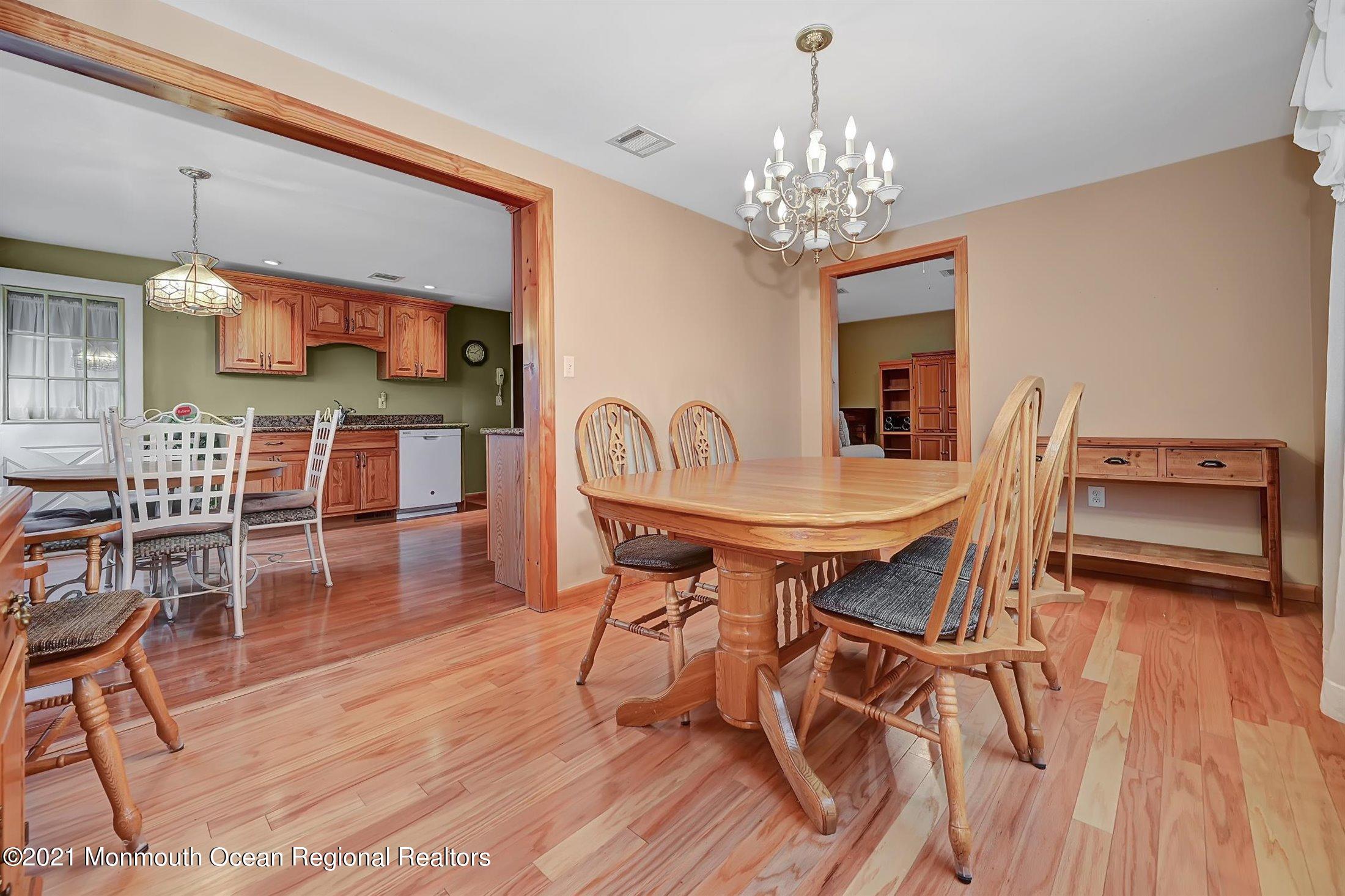 206 Middle Road Hazlet, NJ 07730 - Photo 8 of 25 09-Dining