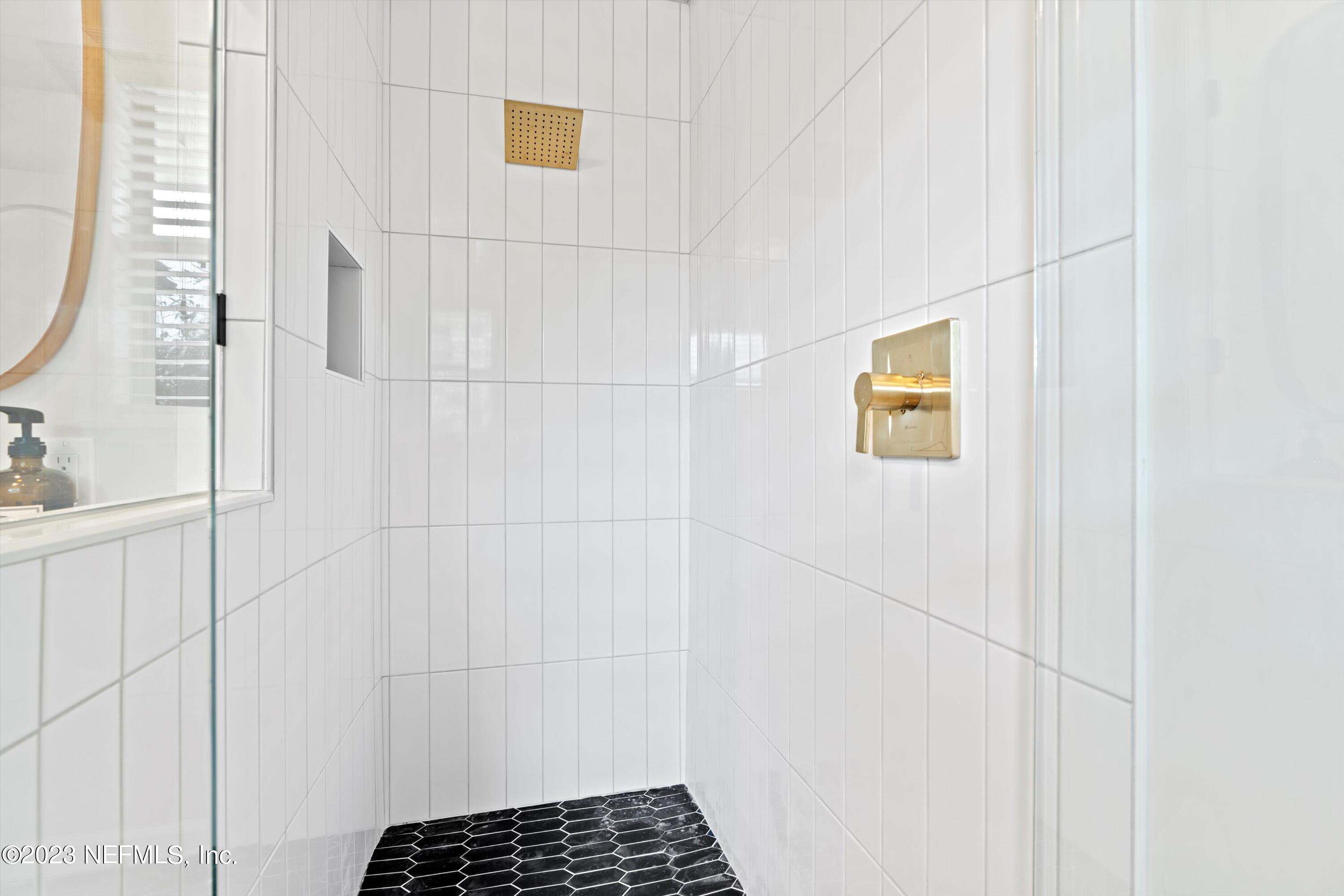 10188 Scott Mill Road Jacksonville, FL 32257 - Photo 20 of 34 20-Primary Bathroom Shower