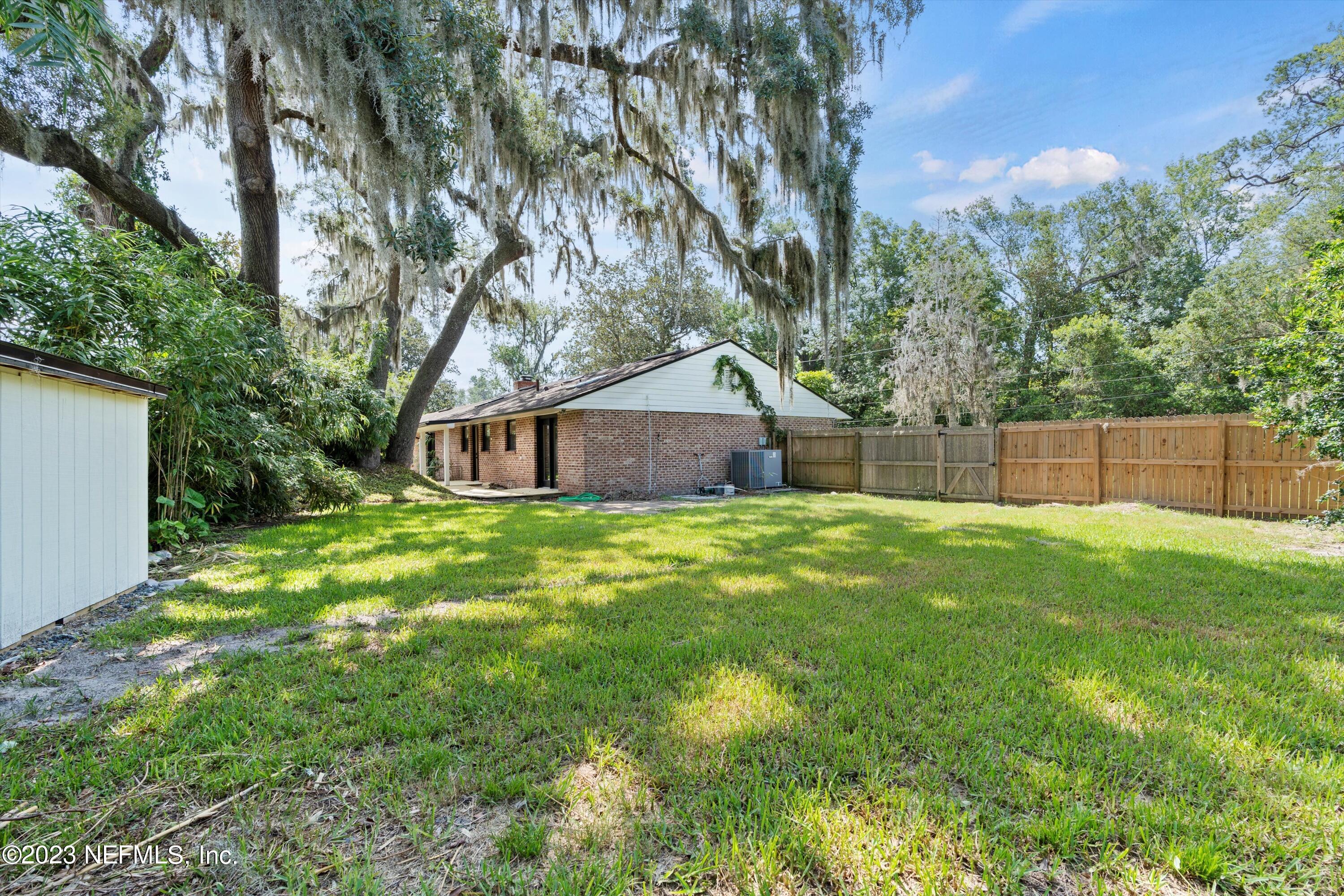 10188 Scott Mill Road Jacksonville, FL 32257 - Photo 28 of 34 28-Backyard