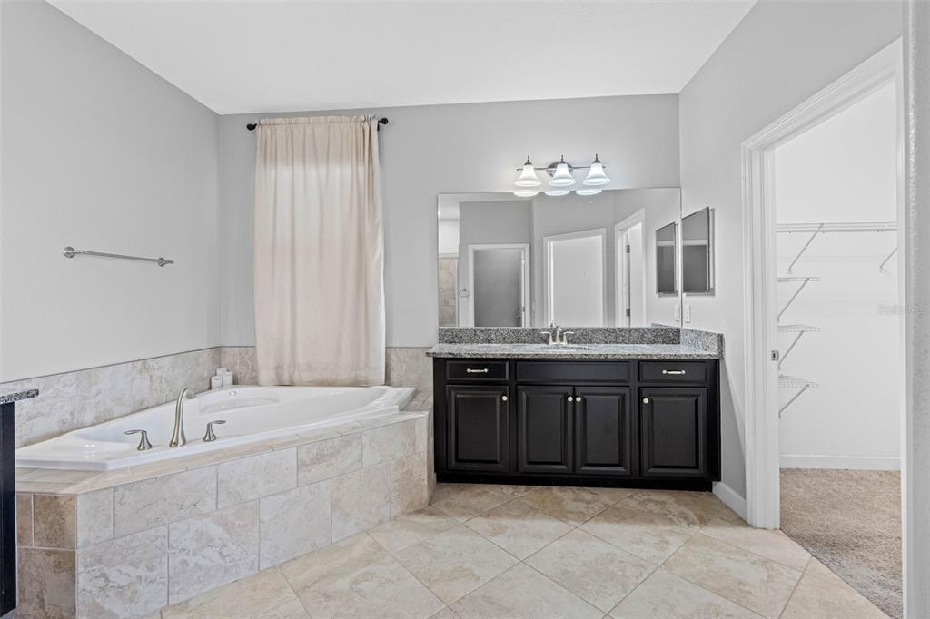 10066 Victory Gallop Loop Ruskin, FL 33573 - Photo 32 of 86