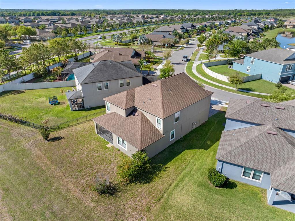 10066 Victory Gallop Loop Ruskin, FL 33573 - Photo 5 of 86