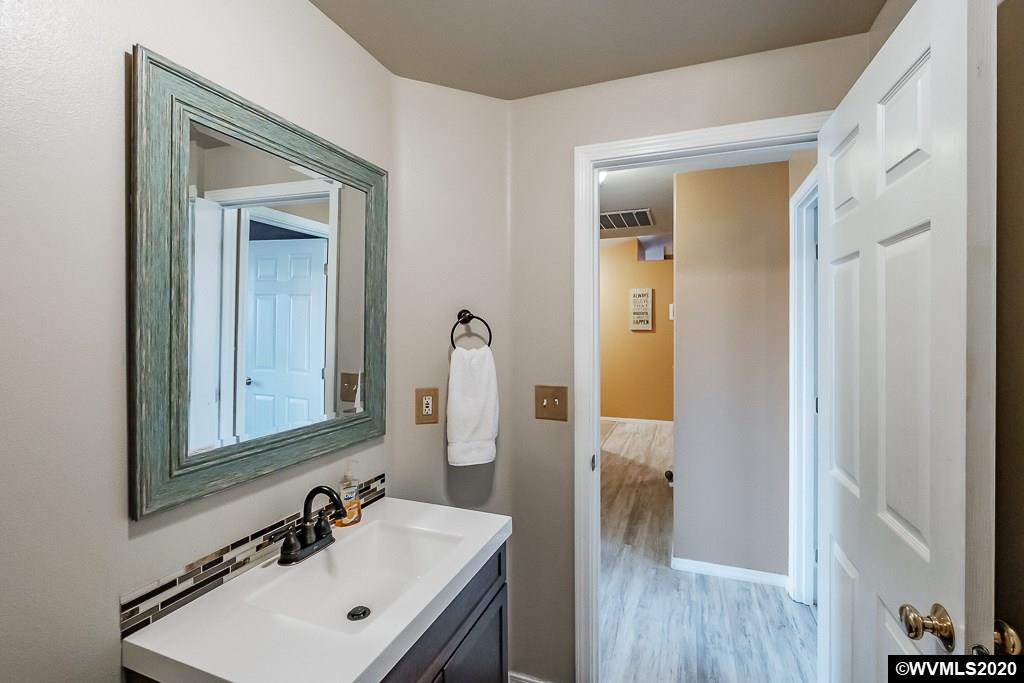 2477 Boston Street Southeast Albany, OR 97322 - Photo 23 of 35