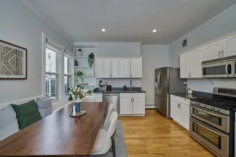 $1,125,000 | 213 Green Street, Unit 2, Cambridge, MA 02139