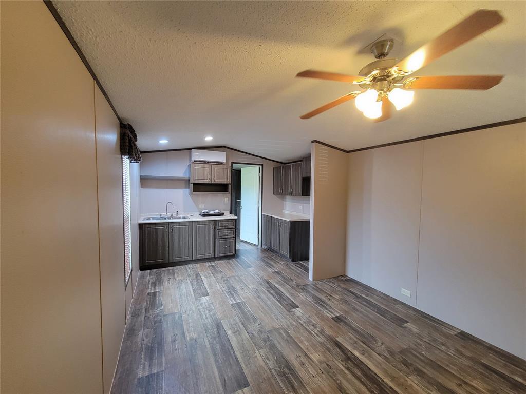 136 Spring Hill Court Bridgeport, TX 76426 - Photo 3 of 4