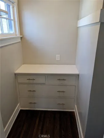 $2,000 | 1000 East 1st Street, Unit 1002, Long Beach, CA 90802