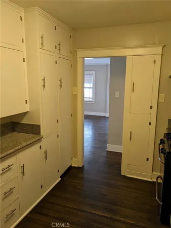 $2,000 | 1000 East 1st Street, Unit 1002, Long Beach, CA 90802