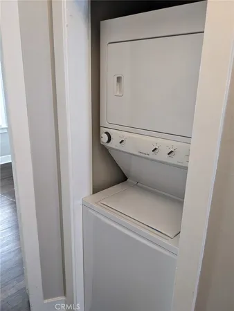 $2,000 | 1000 East 1st Street, Unit 1002, Long Beach, CA 90802