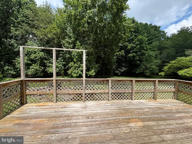 a view of a tennis court