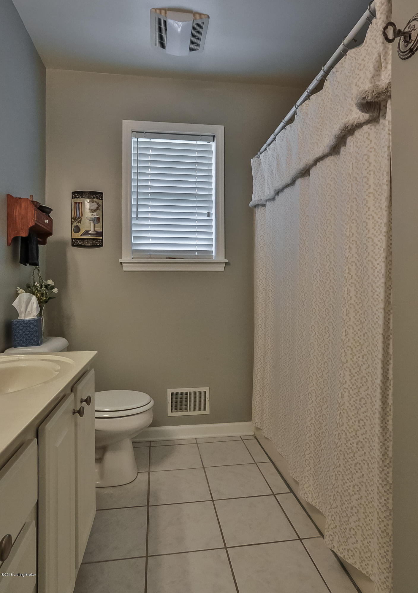 472 Travis Road Taylorsville, KY 40071 - Photo 17 of 36 Master Bathroom
