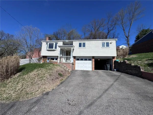 $2,050 | 1027 Middle Road, Glenshaw, PA 15116