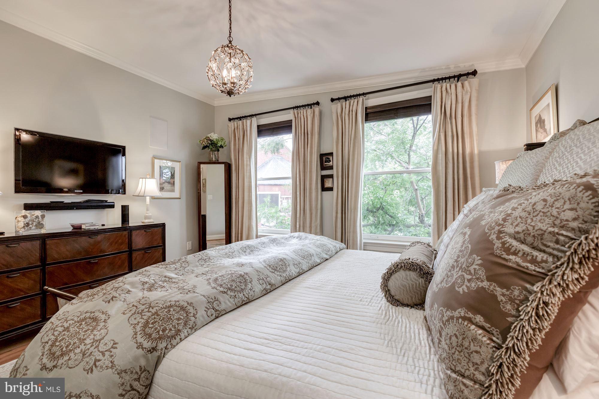 1224 R Street Northwest, Unit 2 Washington, DC 20009 - Photo 15 of 22 Bedroom (Master)