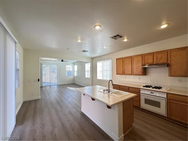 $2,575 | 10336 Bayhead Beach Avenue, Las Vegas, NV 89135