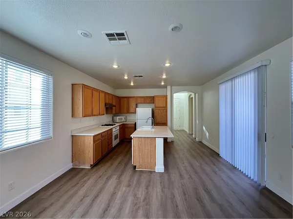 $2,575 | 10336 Bayhead Beach Avenue, Las Vegas, NV 89135