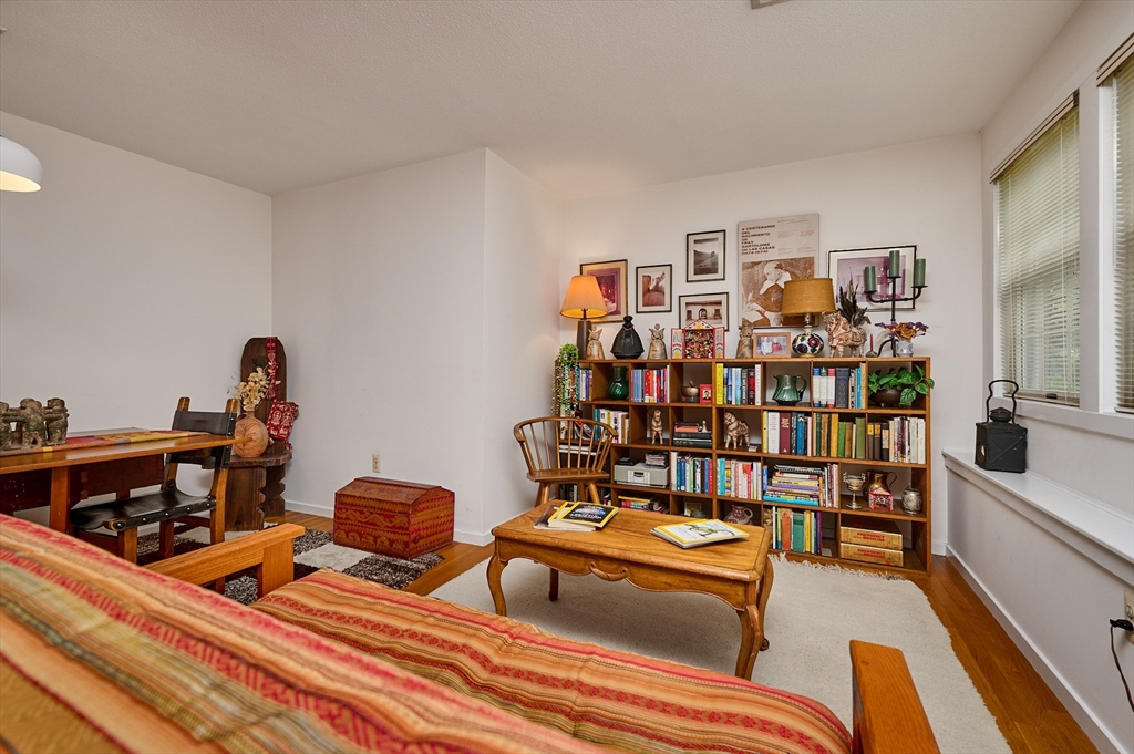 57 Amity Place, Unit 57 Amherst, MA 01002 - Photo 5 of 26