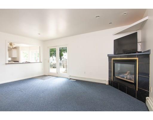 31 Harding Terrace Dedham, MA 02026 - Photo 4 of 28 Gallery Image 4