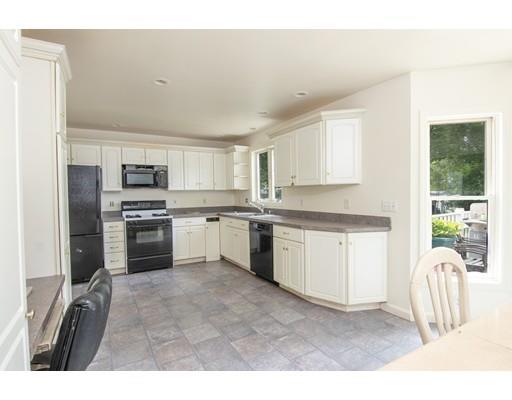 31 Harding Terrace Dedham, MA 02026 - Photo 8 of 28 Gallery Image 8