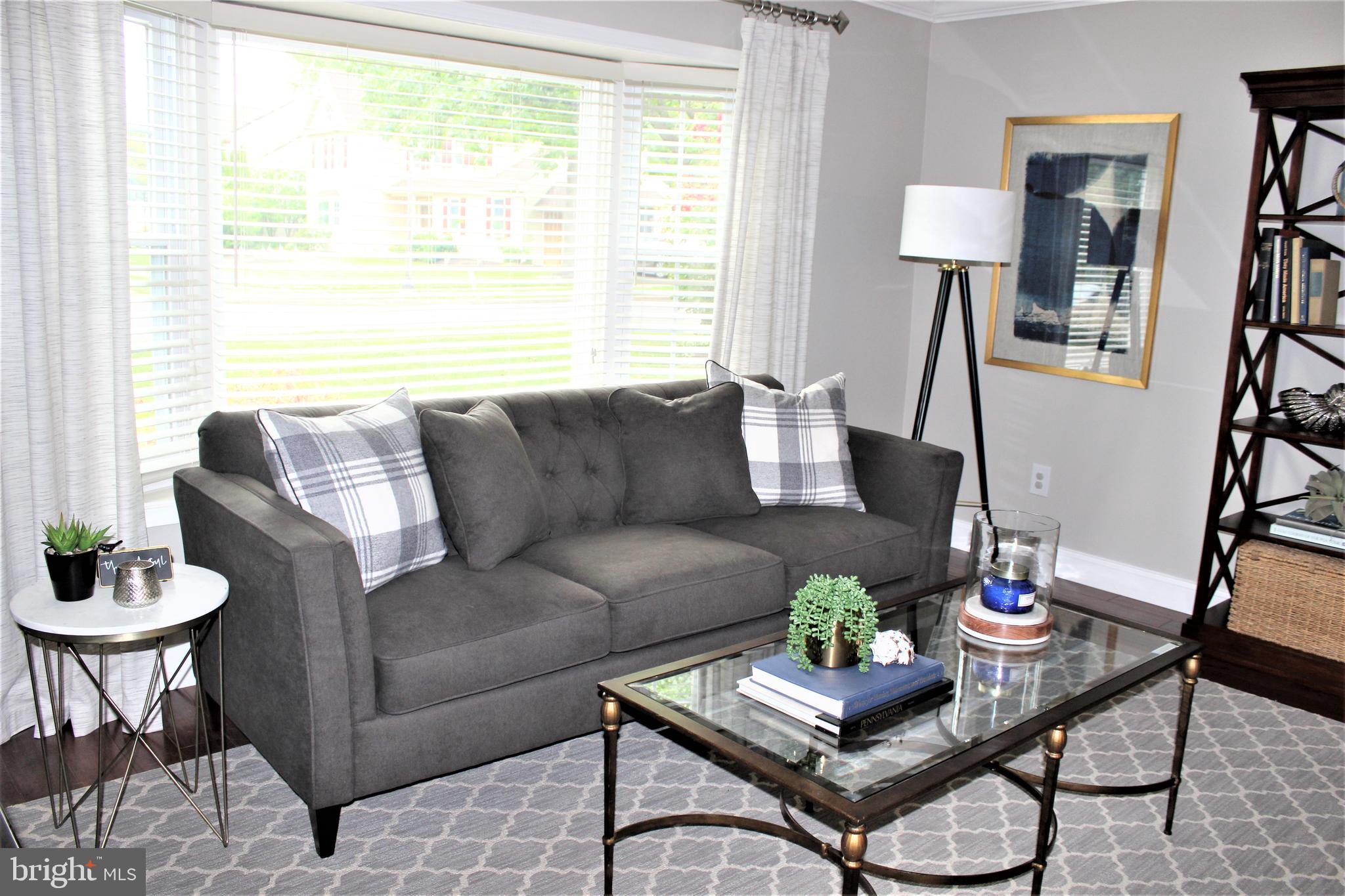 18 Flint Road Langhorne, PA 19047 - Photo 12 of 57 Living Room