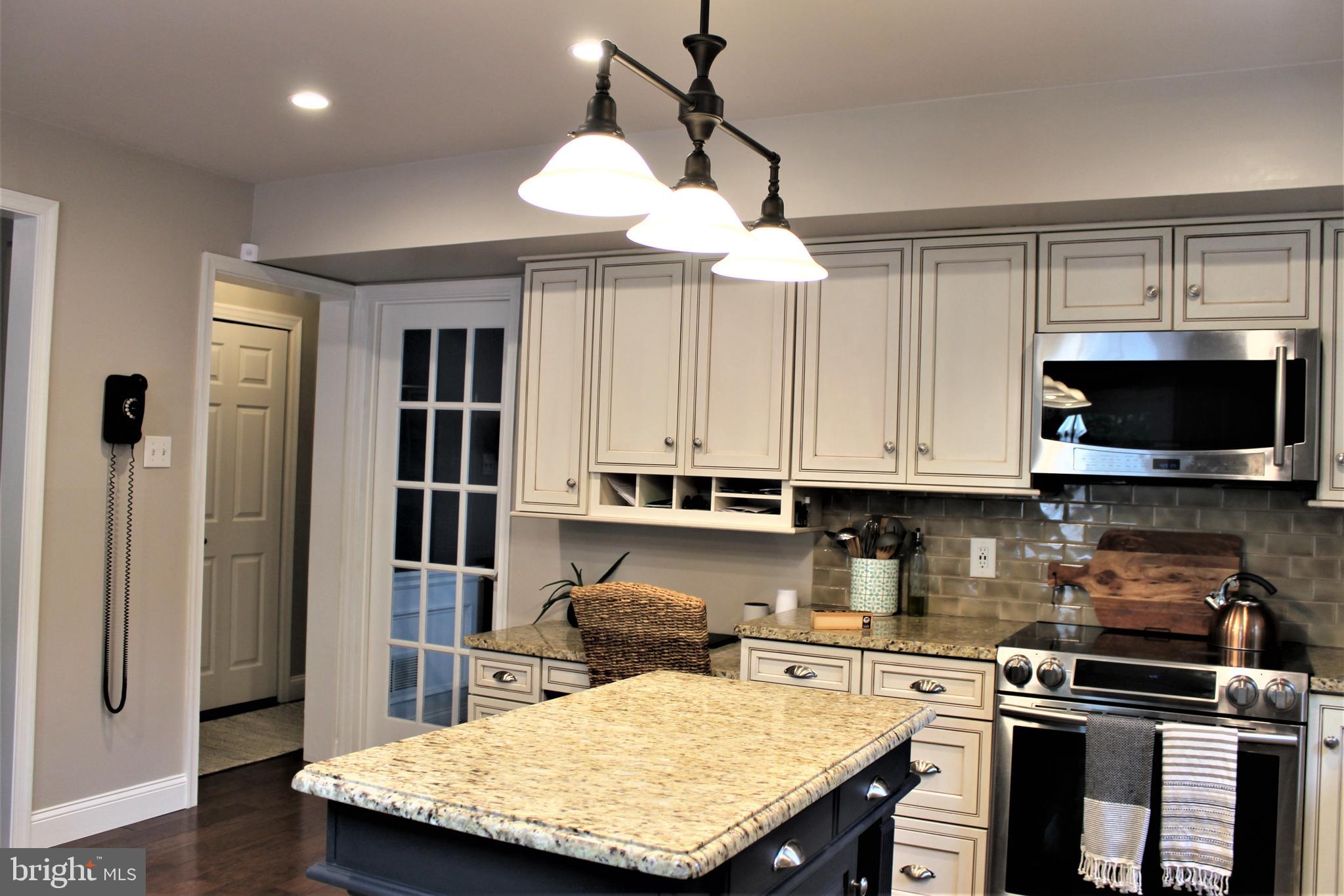 18 Flint Road Langhorne, PA 19047 - Photo 21 of 57 Kitchen