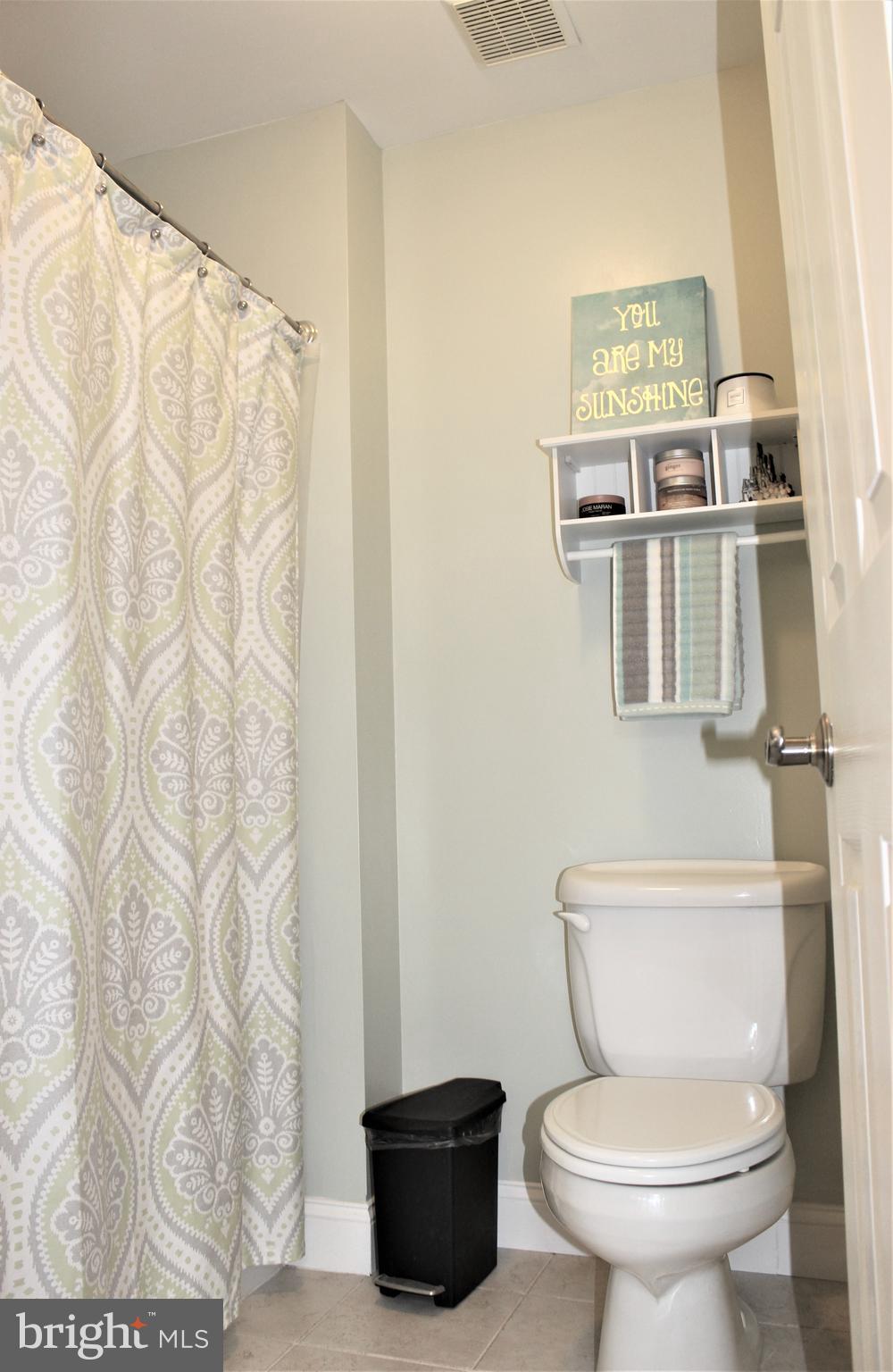 18 Flint Road Langhorne, PA 19047 - Photo 31 of 57 Master bath