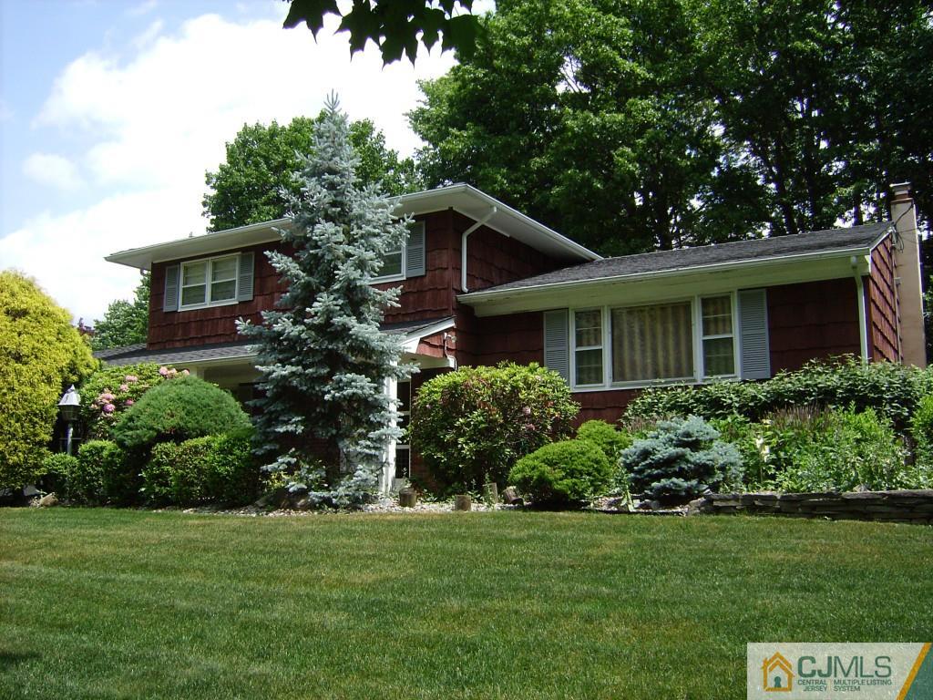 34 Landsdowne Road East Brunswick, NJ 08816 - Photo 1 of 19 Gallery Image 1