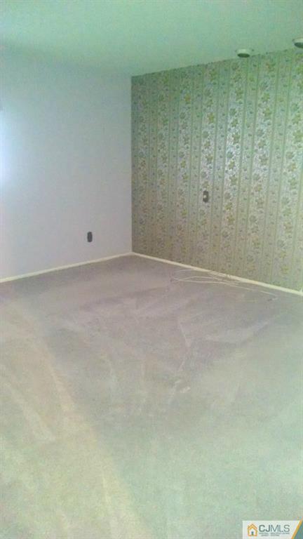 34 Landsdowne Road East Brunswick, NJ 08816 - Photo 12 of 19 Gallery Image 12